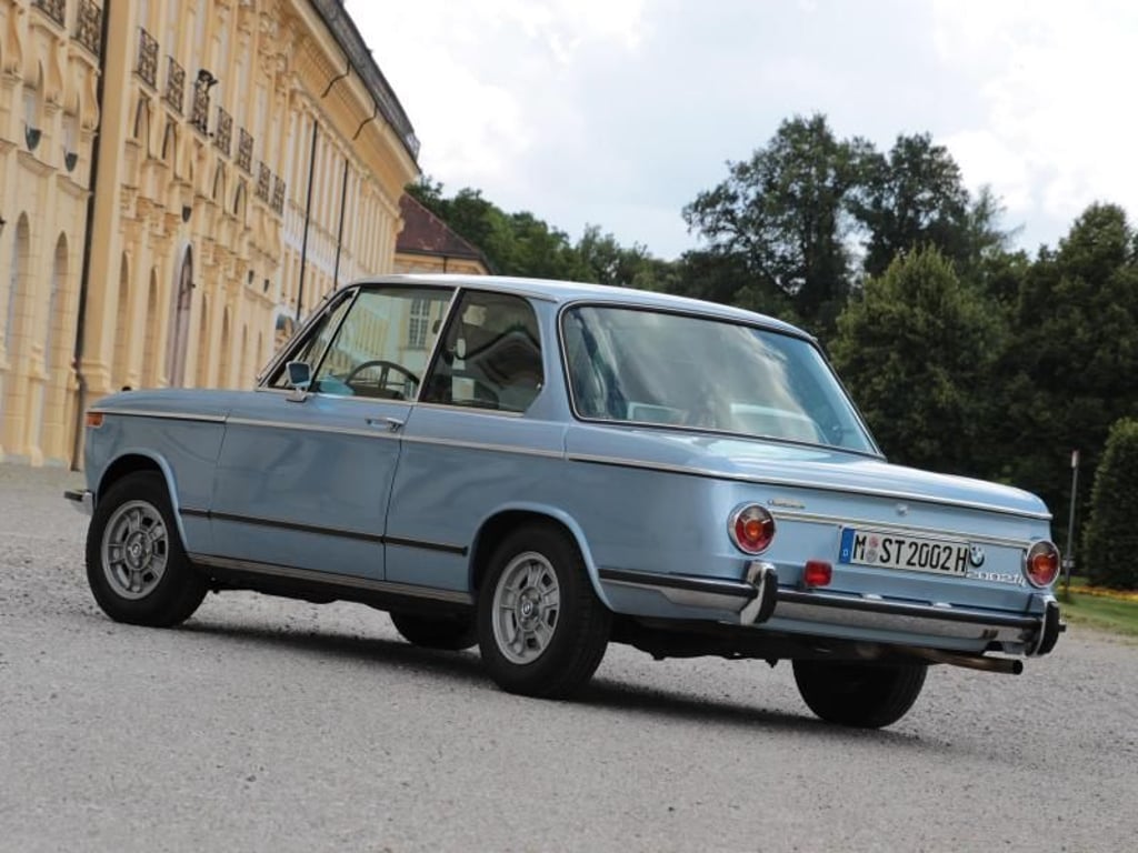 Ein Fall für zwei: Die Tatsache, dass nur zwei Türen vorgesehen waren, prägte die Bezeichnung 02 für die Baureihe von BMW. Foto: Thomas Geiger