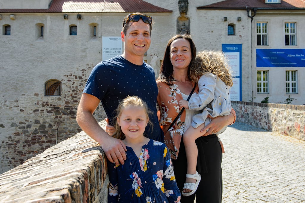 Kyle Helms mit Frau Laura und den Töchtern Leyla und Karla.