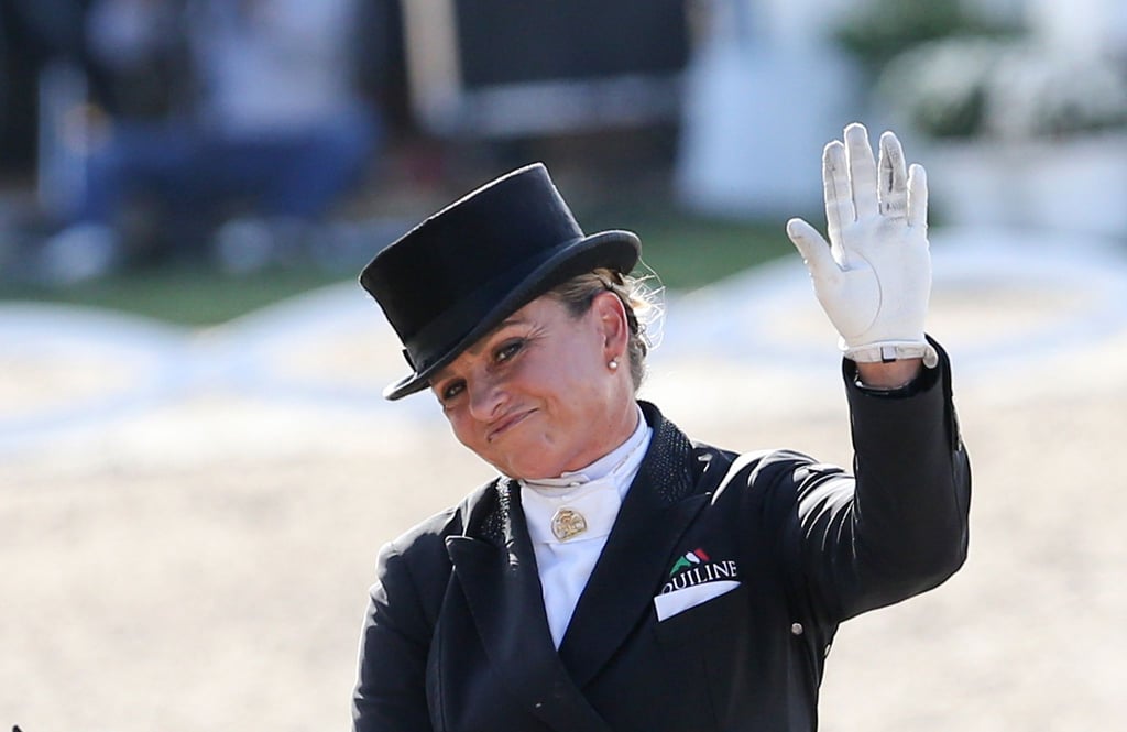 Hat sich das SChlüsselbein gebrochen, kann aber auf ihre Olympiateilnahme hoffen: Dressurreiterin Dorothee Schneider.