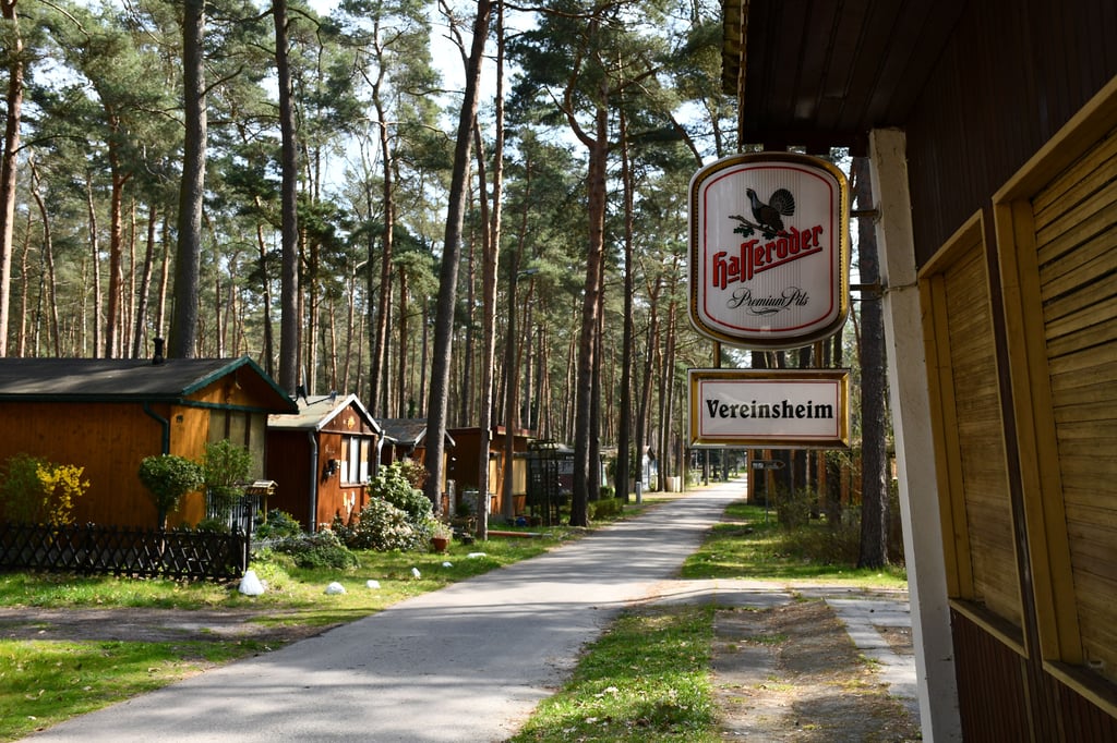 Ruhe auf dem Arendseer Campingplatz und ein geschlossenes Vereinsheim. Die Corona-Krise sorgt für einen misslungenen Saisonstart.