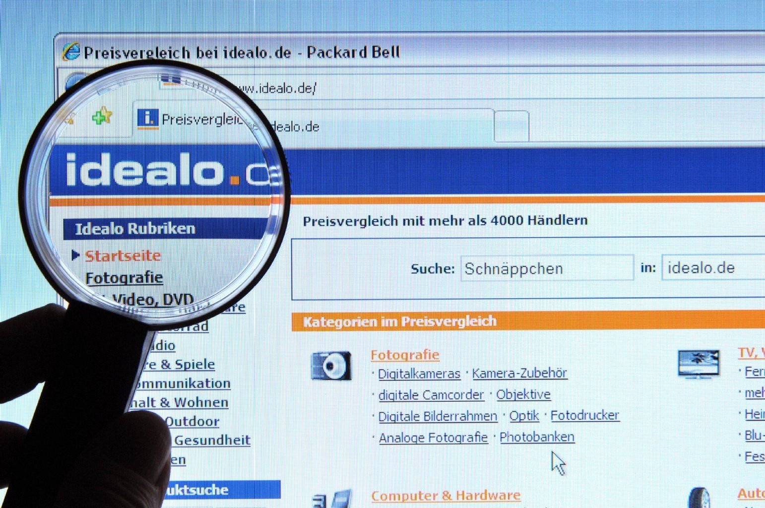 Günstiger, Billiger, Idealo: Ihr Name ist Programm. Mit Preissuchmaschinen lässt sich beim Online-Einkauf kräftig sparen. Wer günstig shoppen will, sollte allerdings nicht nur ein Suchportal nutzen.