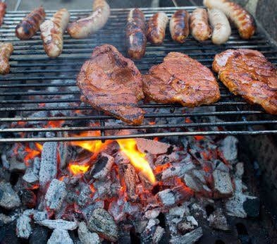 Bratwurst und Steaks auf dem Grill - damit fing alles an.