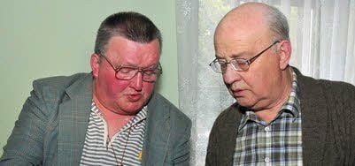Dieter Bauer (l.) hier im Gespräch mit Manfred Schröter aus Berga.