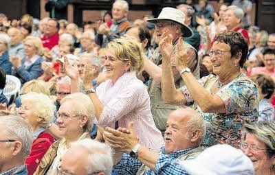 Besucher im Marktkirchhof