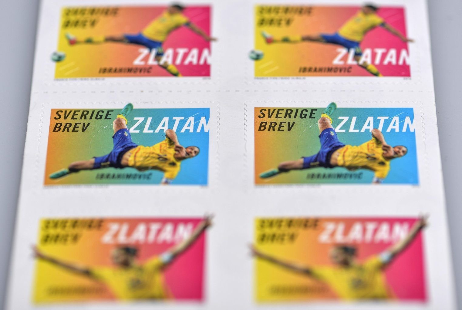 Die schwedische Post hat Briefmarken mit Zlatan Ibrahimovic eingeführt.