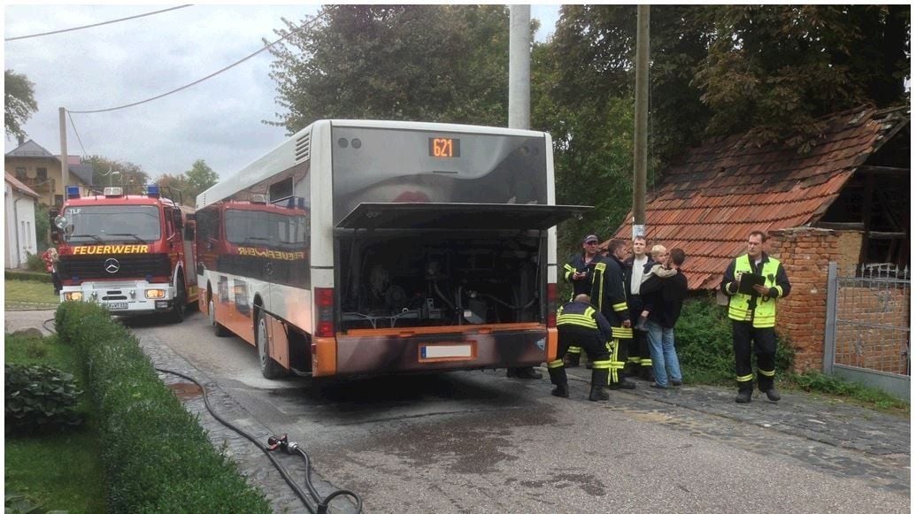 Bei einem Schulbusbrand in Wethau sind drei Kinder verletzt worden.
