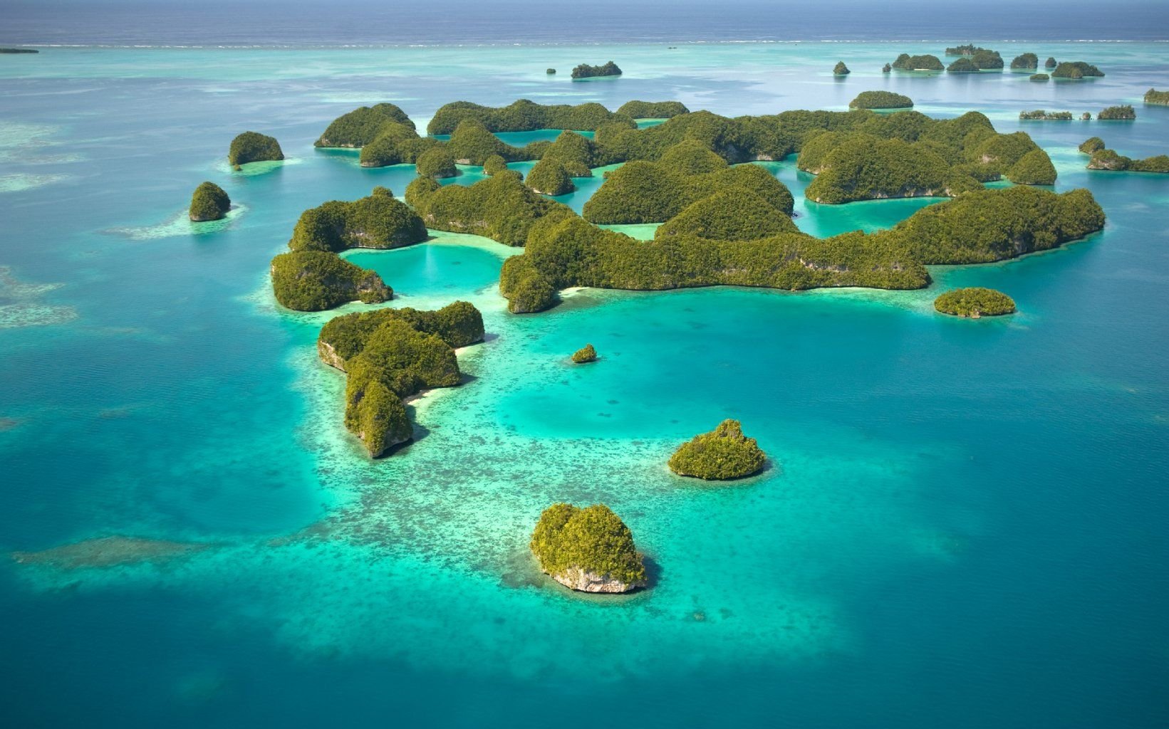 Grüne Flecken im endlosen Meer: Palau besteht aus 356 Inseln.