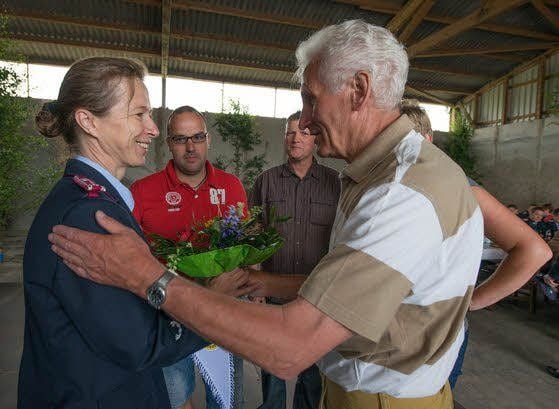 Glückwünsche von Bürgermeister Manfred Kroll gab es für Evelyn Scheffler.