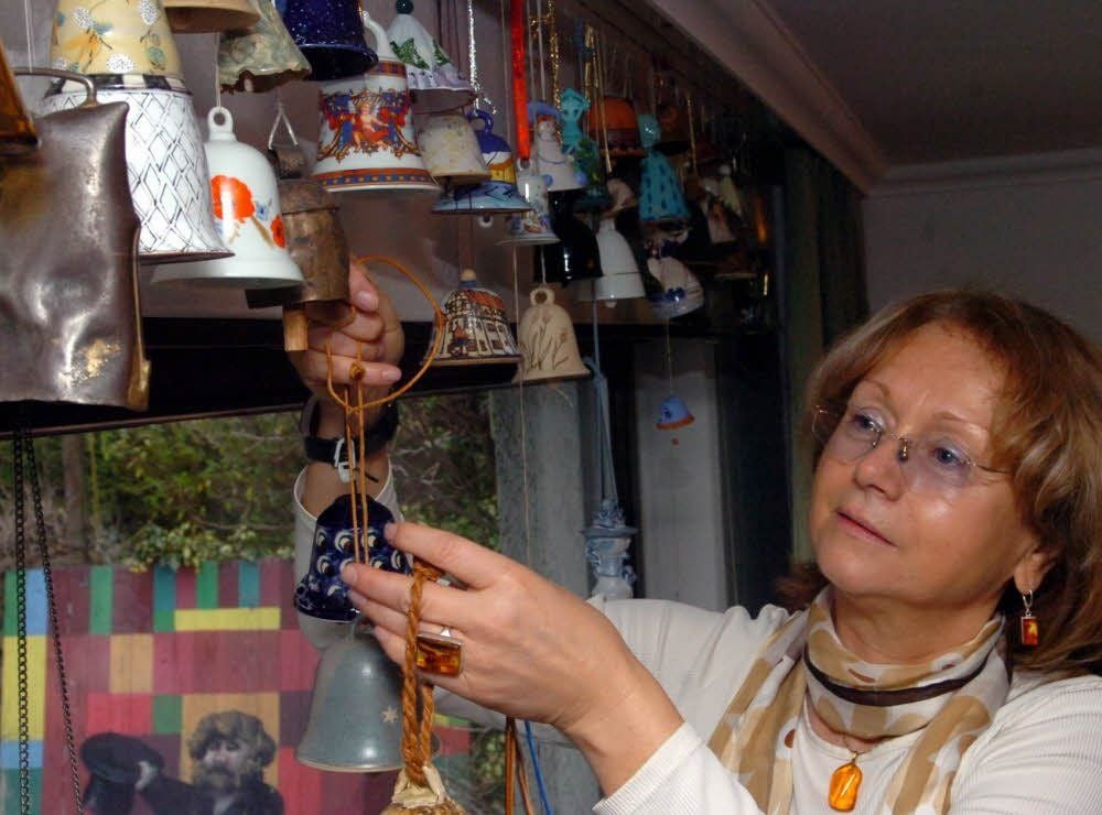 Auf ihre Glöckchen-Sammlung will Dagmar Szabados nicht verzichten.