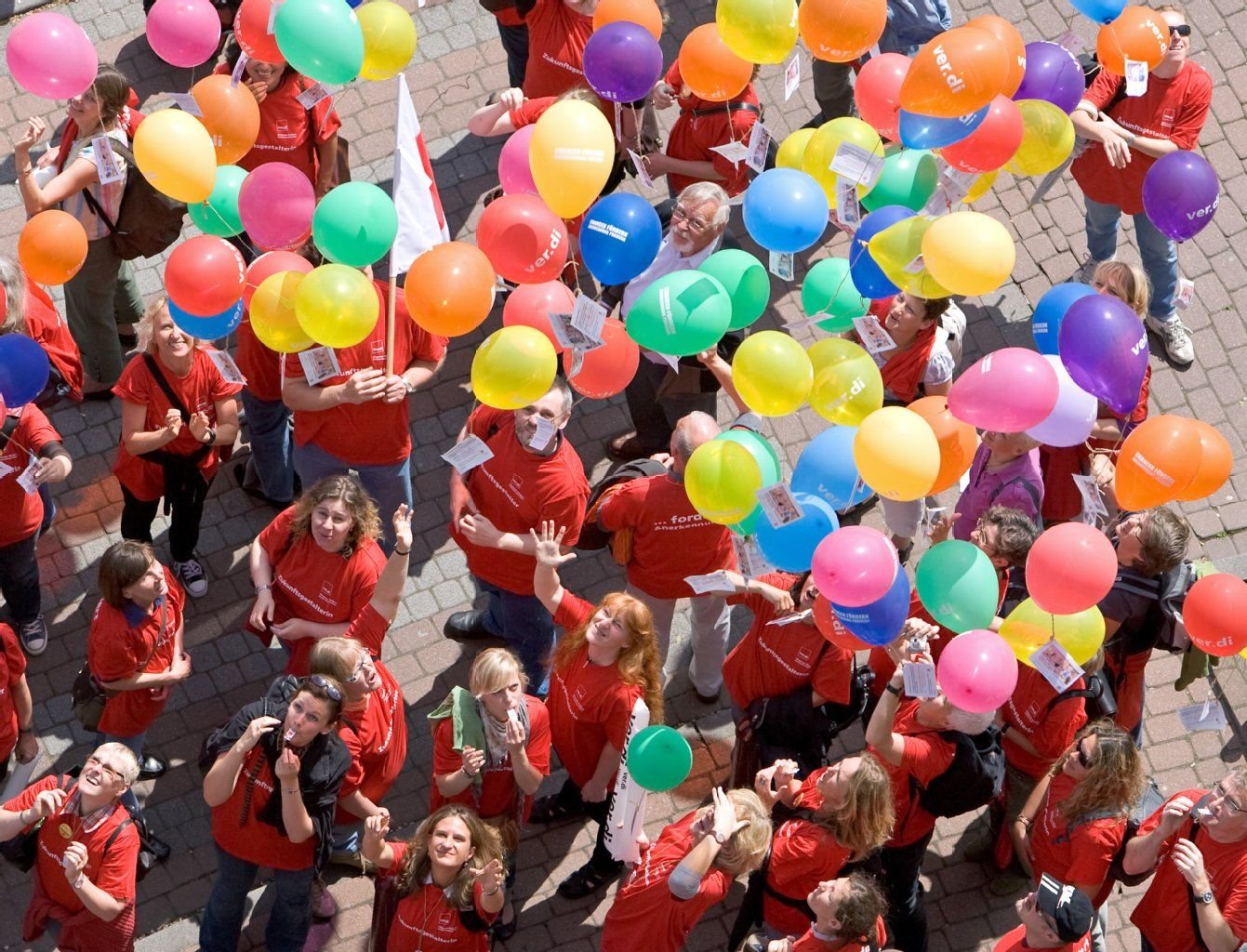 Streikende Mitarbeiter von Kindertagesstätten in Osnabrück