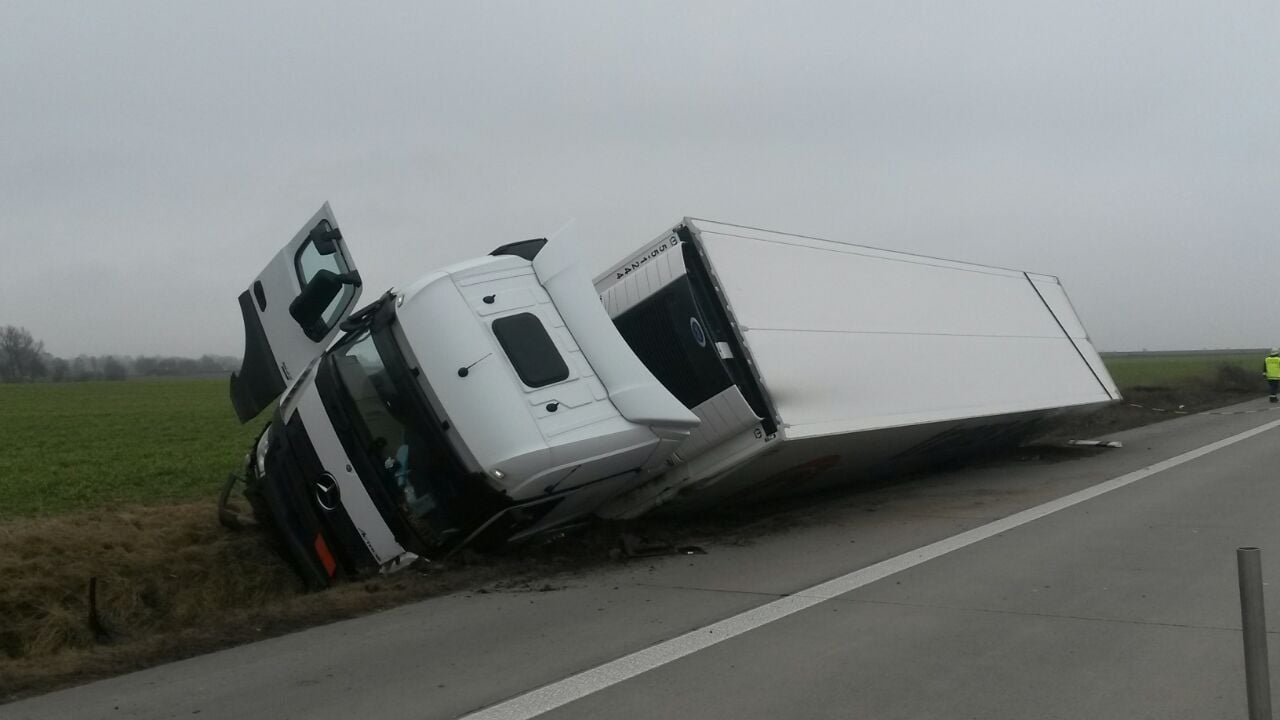 Verunglückter Gefahrguttransporter auf der A9