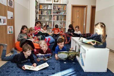 Im „Tausend-Fühler“ gibt es jetzt eine Bibliothek.