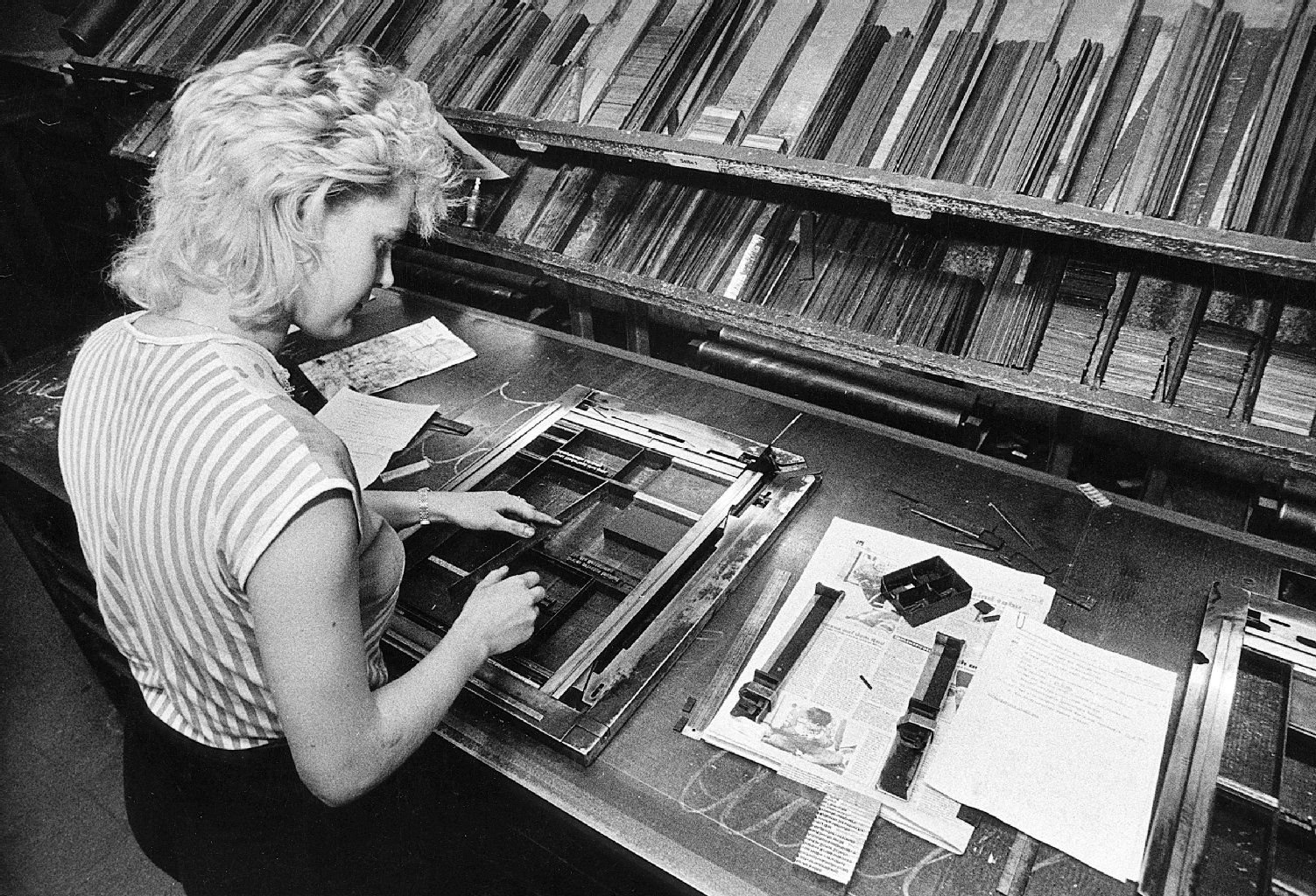 1990 wurden die Zeitungsseiten noch aus Bleibuchstaben zusammengesetzt.
