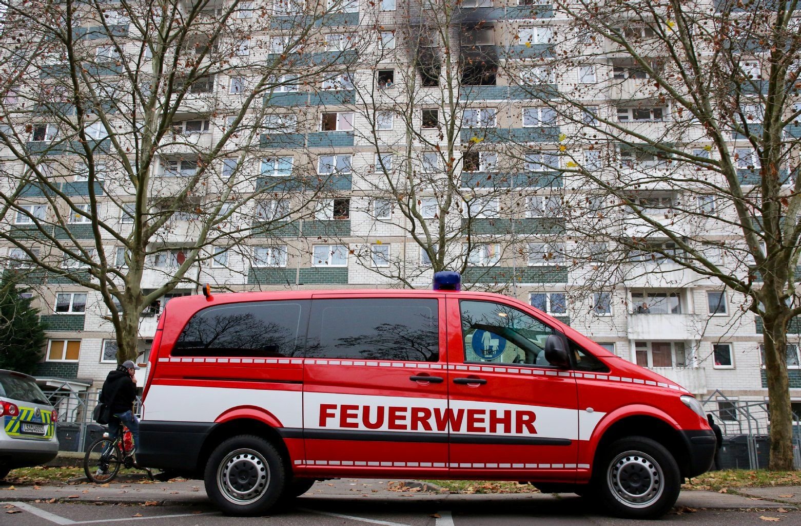 Drei Menschen starben in der Nacht in einer Wohnung in der Grenobler Straße in Halle.