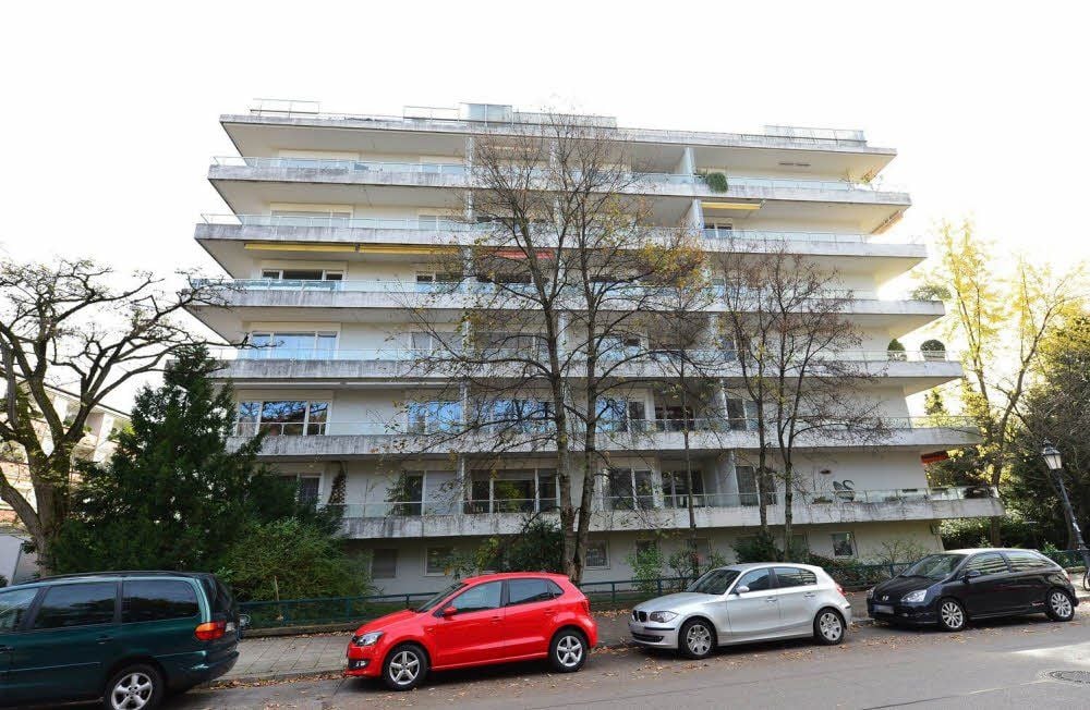 In einer Wohnung dieses Münchner Mehrfamilienhauses lagerten 1 500 Meisterwerke der klassischen Moderne.