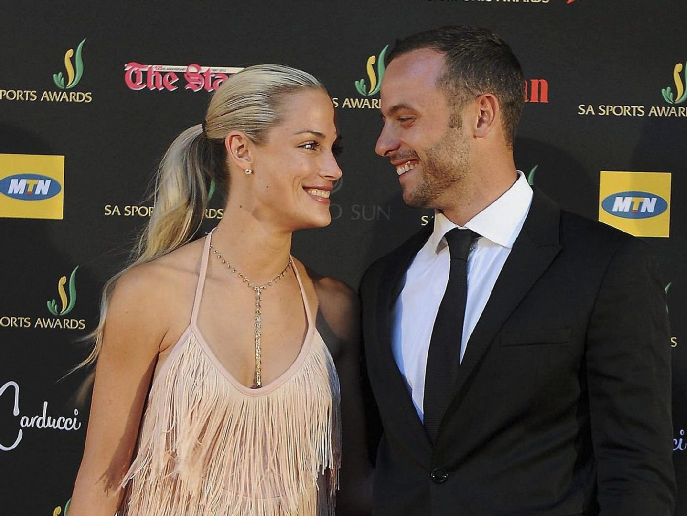 Da war die Welt noch in Ordnung: Oscar Pistorius (r.) mit seiner Freundin Reeva Stennkamp.