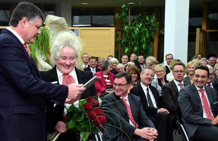 Wolfgang Zender bei der Auszeichnung Roswitha Heßmanns mit der Dr.-Johann-Christian-Eberle-Medaille.