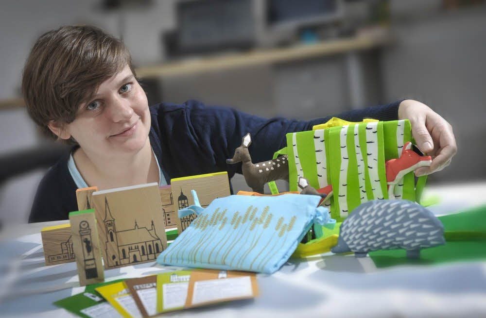 Ines Schmiegel hat seitens des Malzirkels für das Projekt „Köthen - meine Stadt“ den Hut auf.
