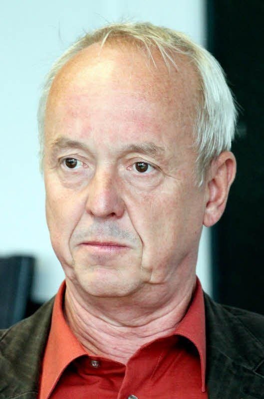 „Man könnte einen Stützdeich vor den alten Damm bauen.“ Burkhardt Henning, Direktor Landesbetrieb für Hochwasserschutz