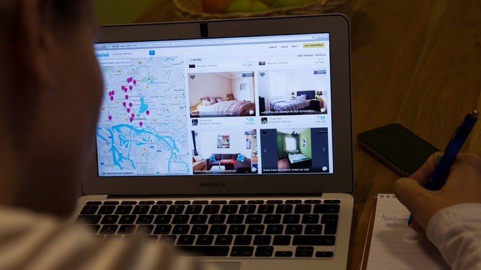 Ein Zimmer von privaten Anbietern mieten liegt im Trend.