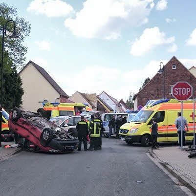 Bei dem Unfall in Gräfenhainichen wurden am Sonnabend sechs Menschen verletzt.
