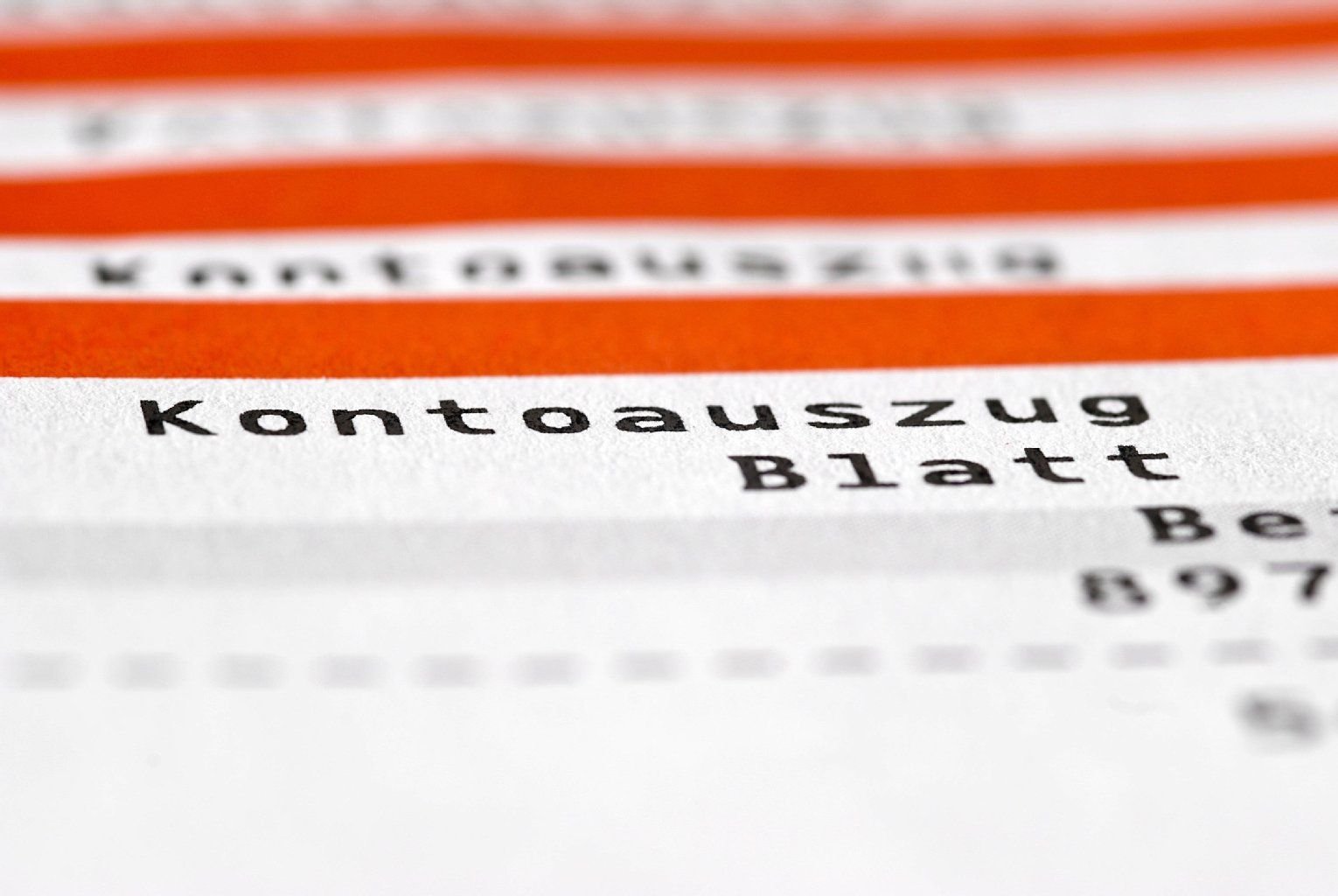 Bankkunden sollten generell nicht mehr als die gesetzlich pro Kopf garantierten 100.000 Euro bei einer einzigen Bank anlegen.