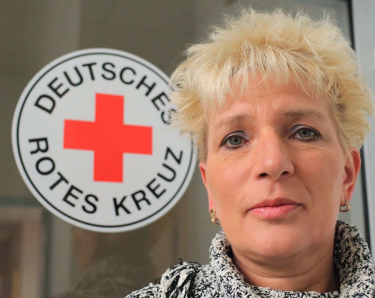 Die Leiterin vom Landesnachforschungsdienst Sachsen-Anhalts des Deutschen Roten Kreuzes (DRK), Silke Piel, aufgenommen in Magdeburg (Sachsen-Anhalt).