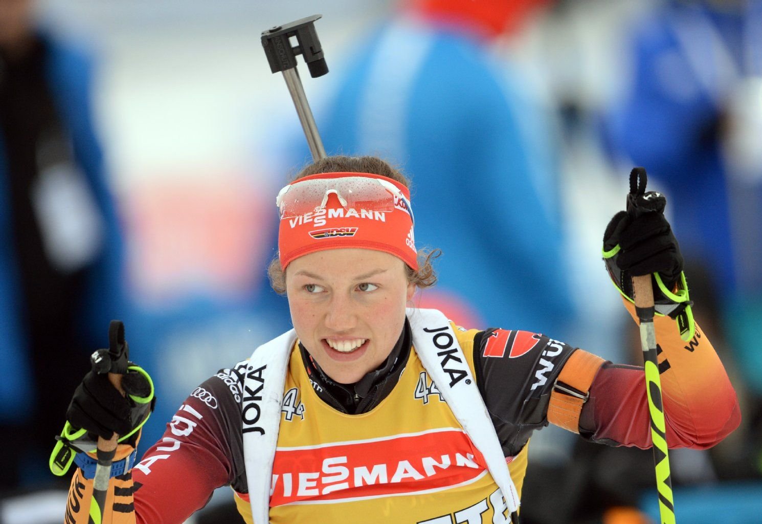 Gute Laune auch bei Laura Dahlmeier. Die Biathletin gewann die Silbermedaille in der Verfolung.