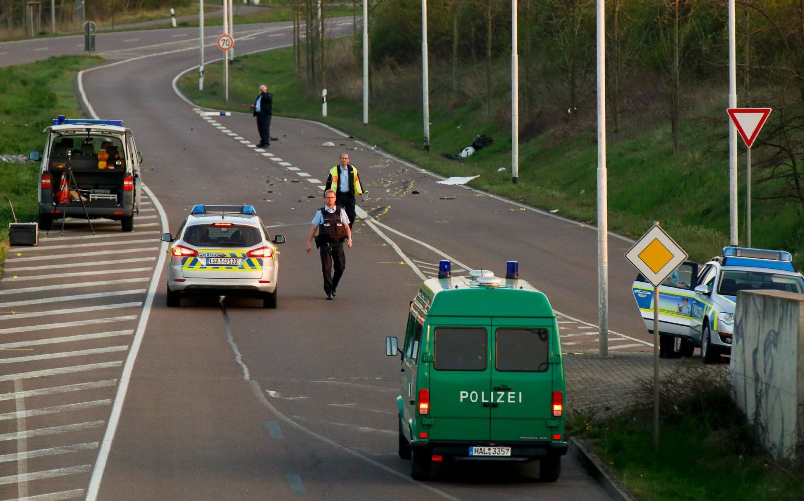 Tödlicher Crash Auf Europachaussee In Halle: Tödlicher Crash Auf ...