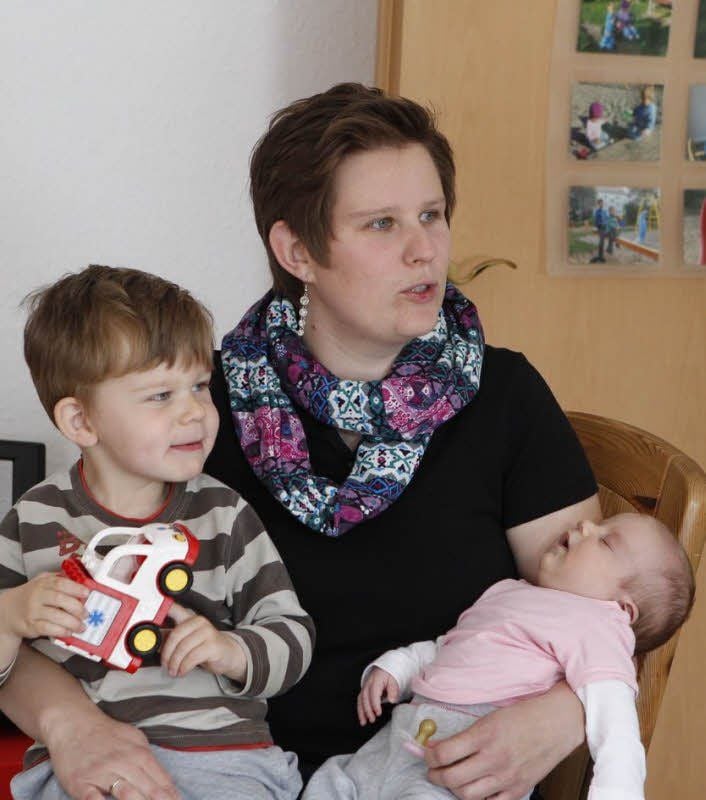 Melanie Käferhaus mit ihren Kindern Jakob und Johanna