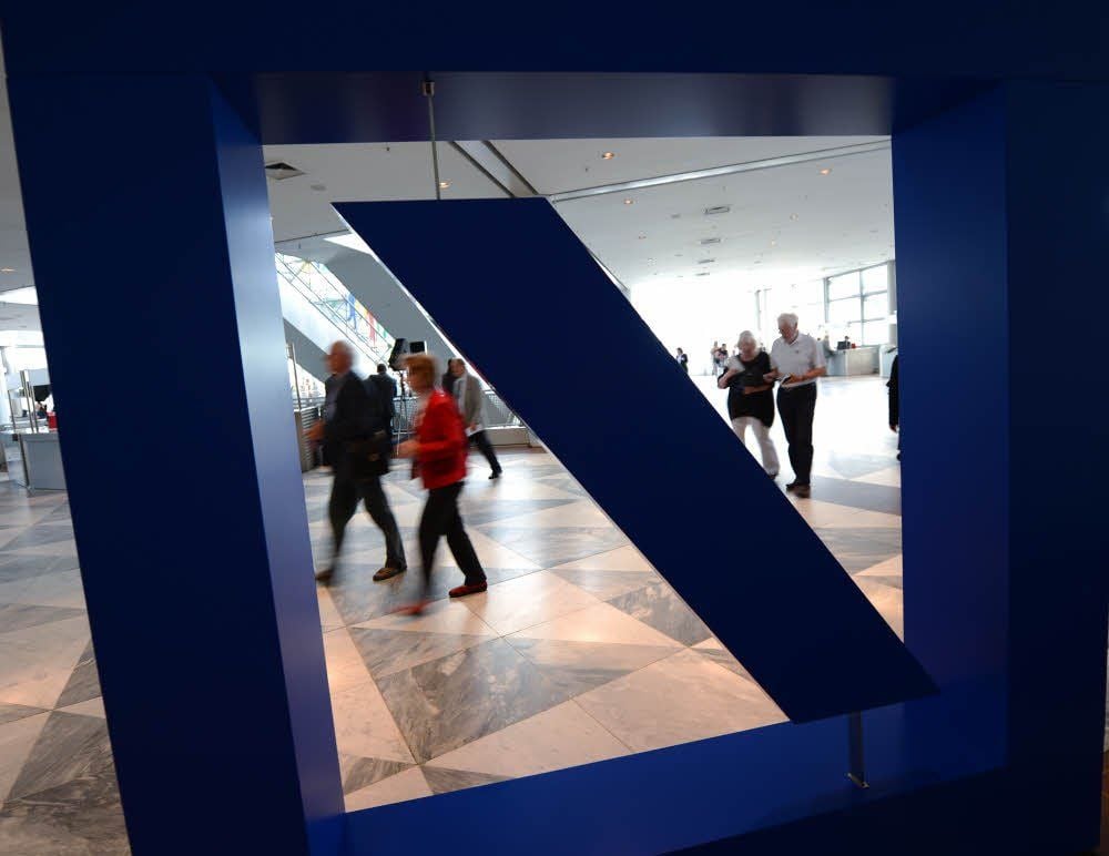 Die Deutsche Bank hält an ihren Privatkunden fest.