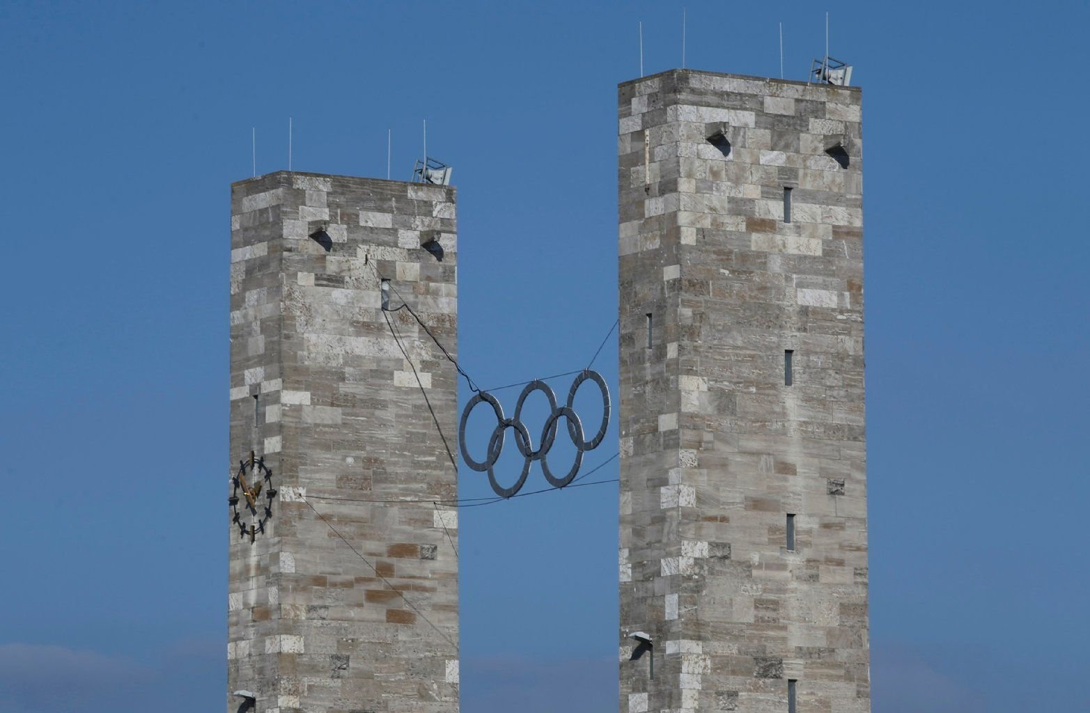 Die Olympischen Ringe am Berliner Olympiastadion.