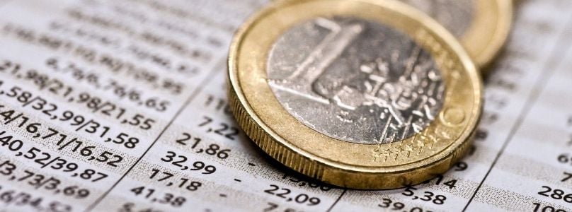 Erste Banken schaffen den Straf-Zins ab