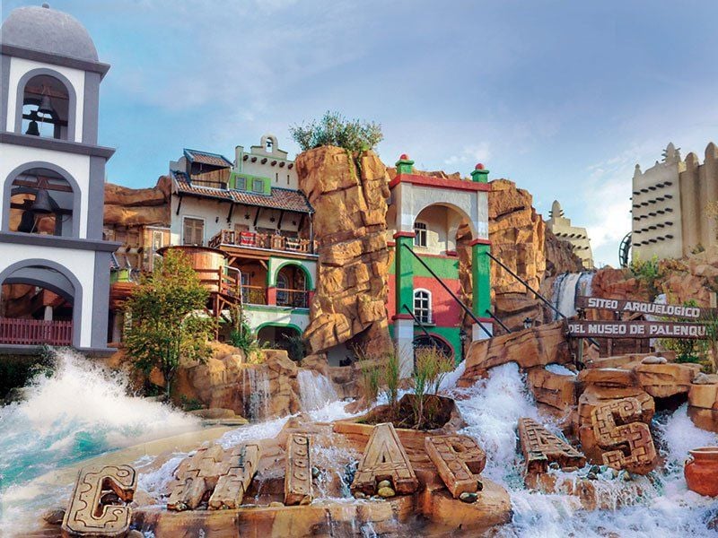 Das Phantasialand hat eine neue Wasserbahn: In sechs Minuten geht es durch eine 53 Grad steile Abfahrt.