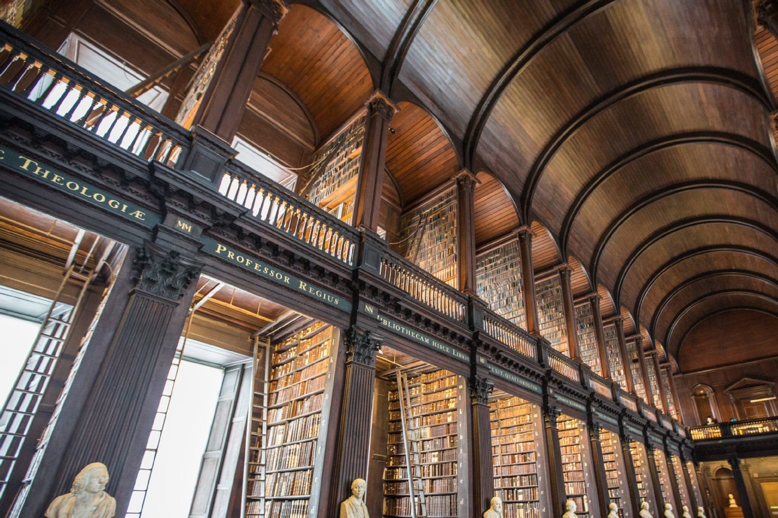 Die Bibliothek am Trinity College in Dublin, Irland