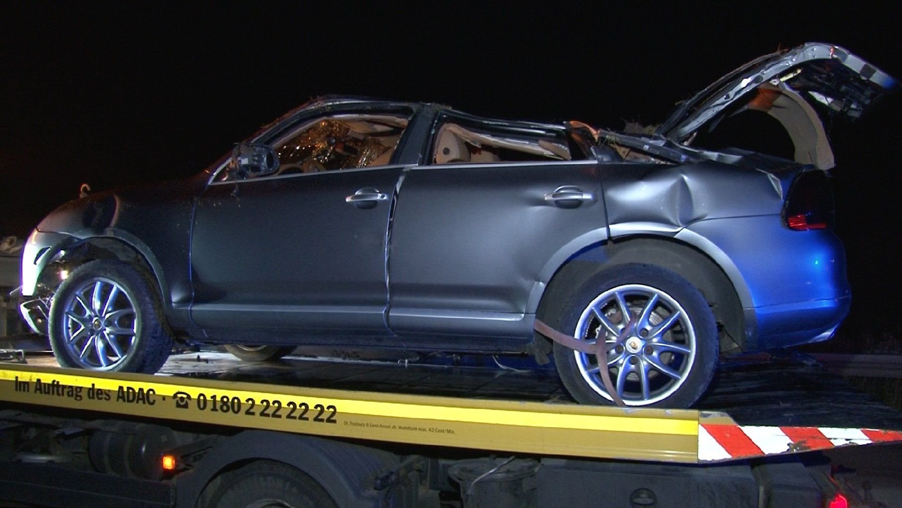 Der beschädigte Porsche Cayenne