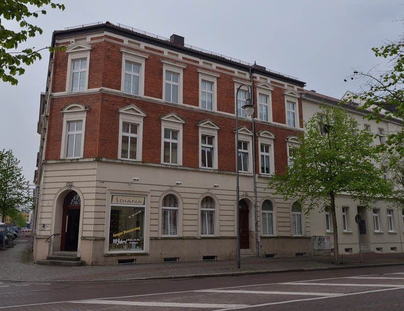 In der Kurt-Weill-Straße hat es am Sonntagabend gebrannt. Die Wohnung im ersten Obergeschoss ist vorerst nicht bewohnbar.