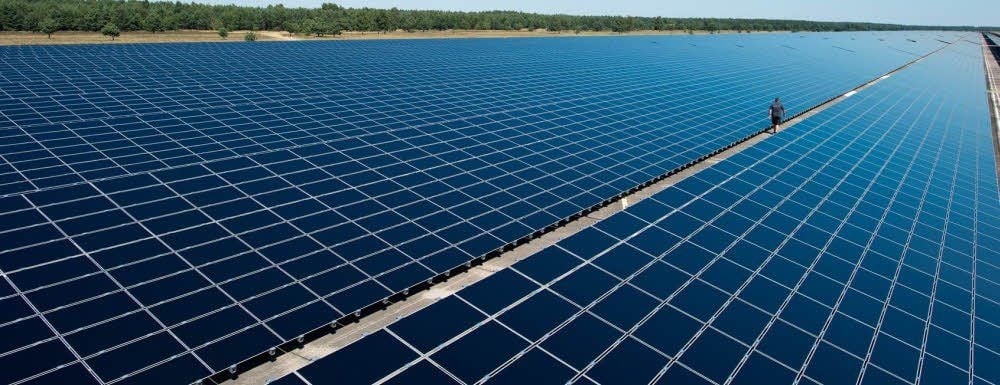 In Deutschland sind zuletzt viele Solarparks, wie auf dem ehemaligen Militärflugplatz im brandenburgischen Groß Dölln, gebaut worden.