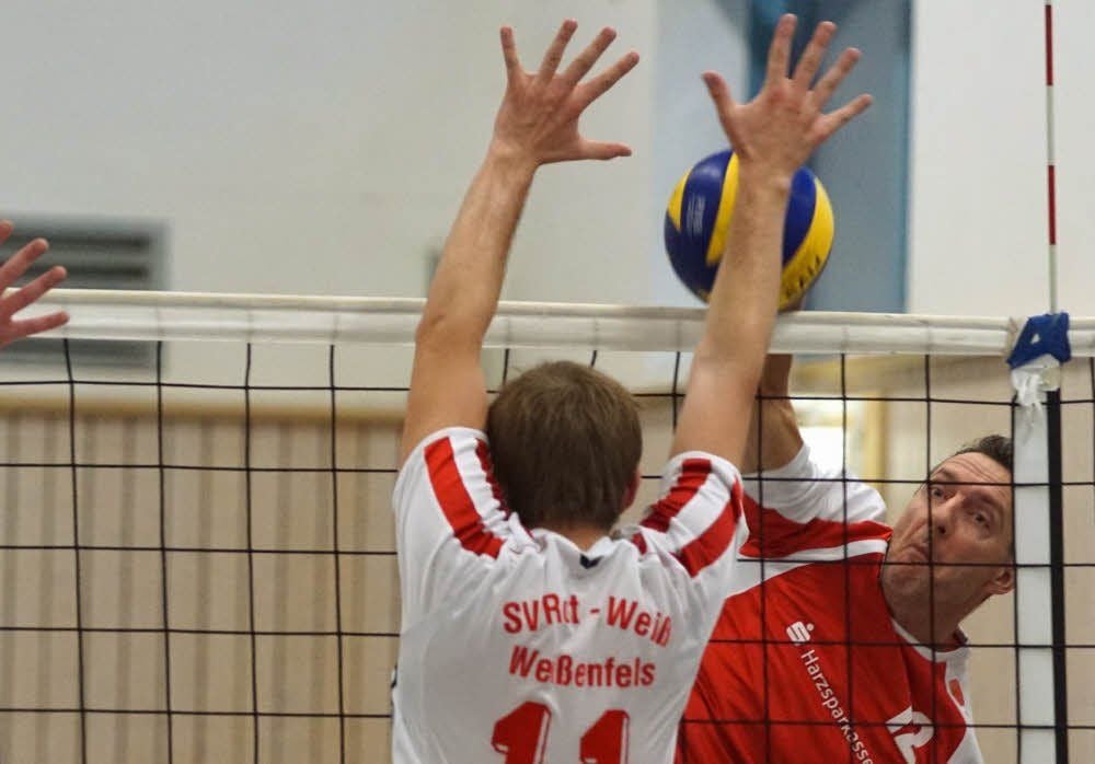 Sven Eichmeyer schlägt den Weißenfelser Block an.