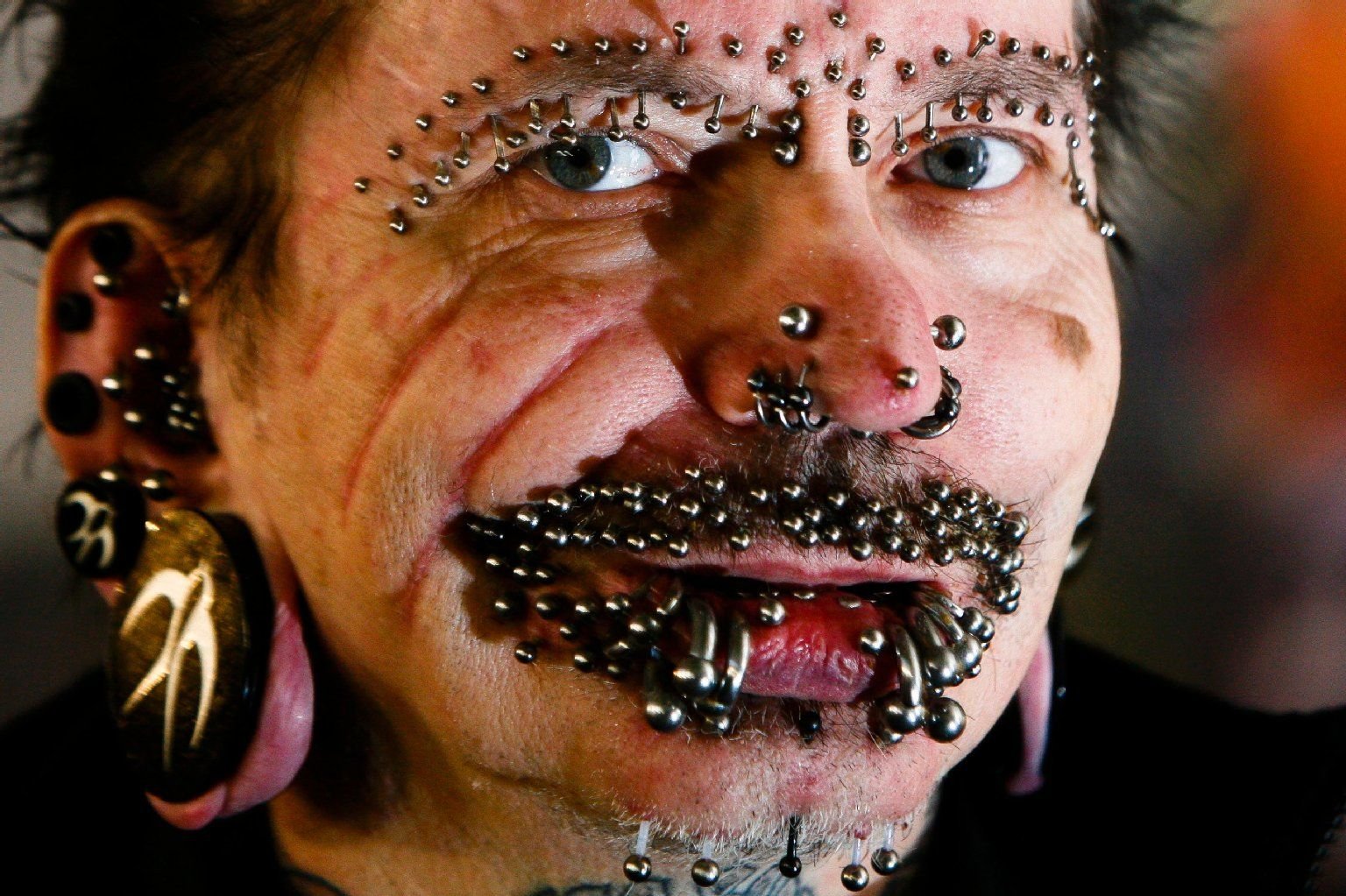 Held der Piercing-Szene: Der Dortmunder Rolf Buchholz.