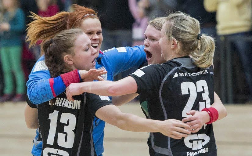 Swantje Heimburg, Patrycja Mikszto, Eileen Uhlig und Martyna Rupp (v. l.) freuen sich über den hart erkämpften Sieg.