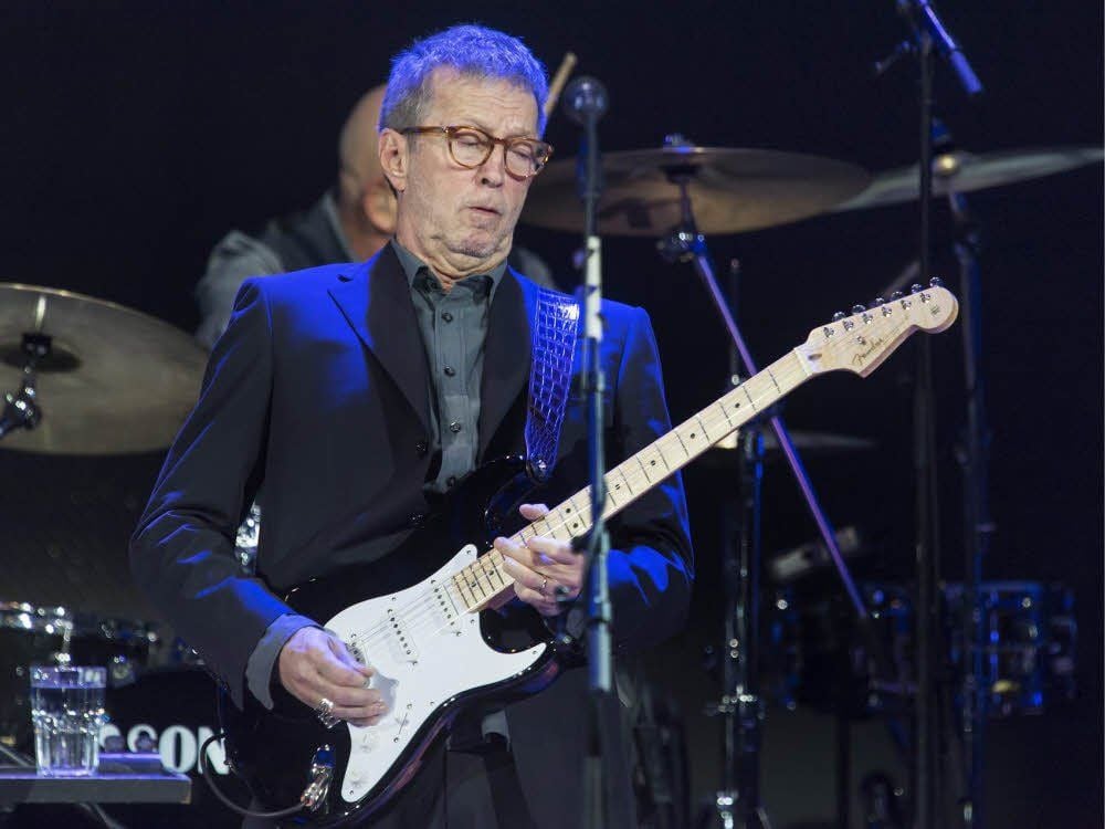 Eric Clapton und seine Gitarre sind eins - hier bei einem Auftritt in Basel 2013.
