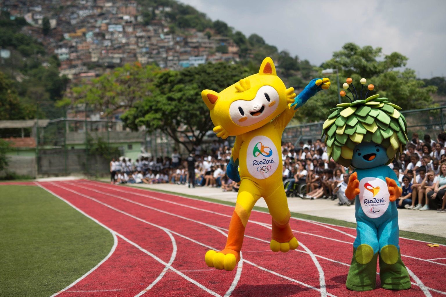 Erster öffentlicher Auftritt der Maskottchen für die Olympischen Spiele 2016 in Rio de Janeiro.