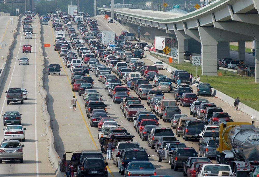Auch in den USA gehört Stau-Chaos zum Alltag. Dort dürfen in vielen Bundesstaasten Jugendliche schon mit 16 Jahren den Führerschein machen.