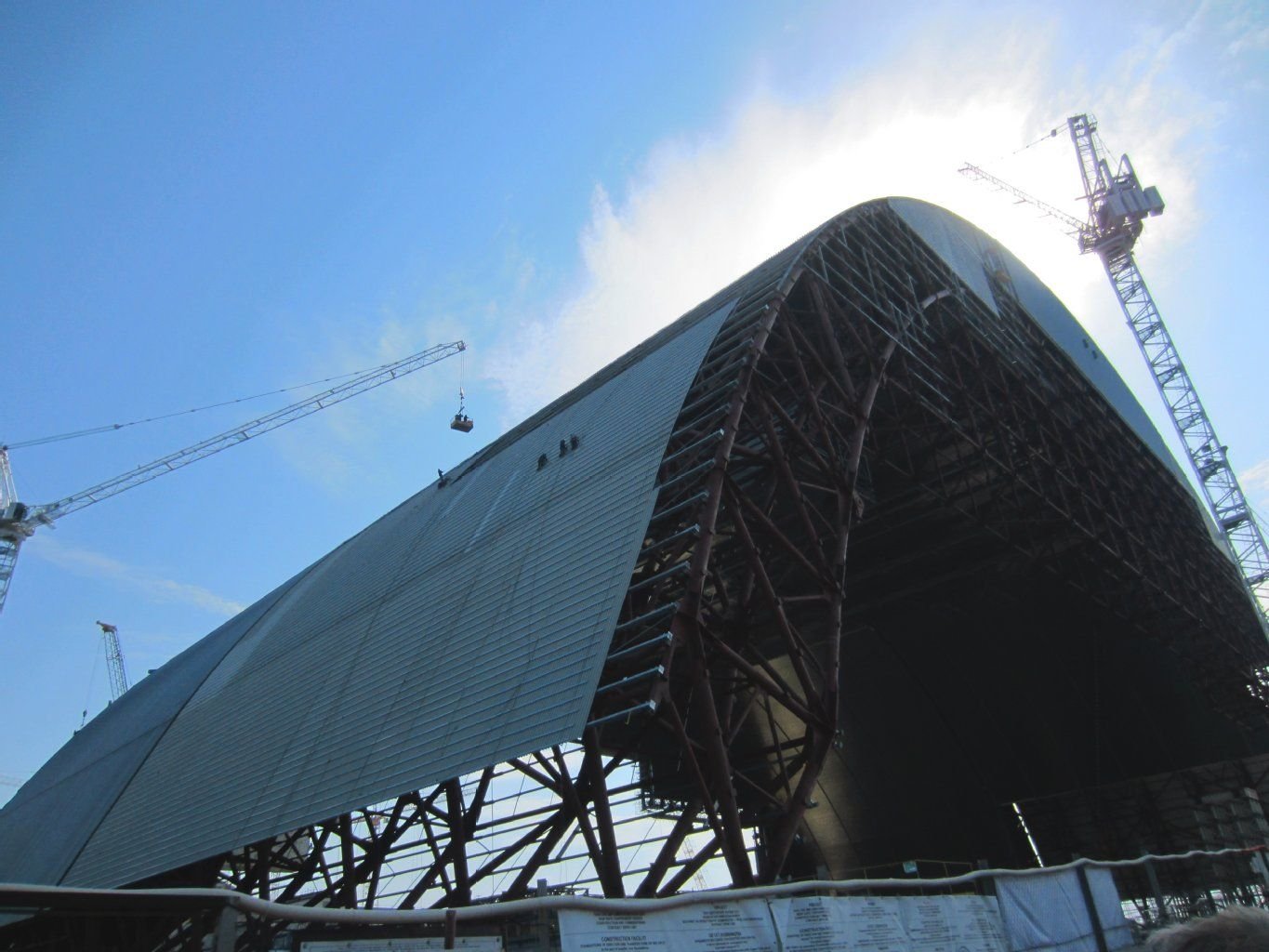 Die Bundesregierung erhöht international den Druck, um eine Finanzierungslücke von 615 Millionen Euro für den neuen Sarkophag des zerstörten Atomkraftwerks Tschernobyl zu schließen.