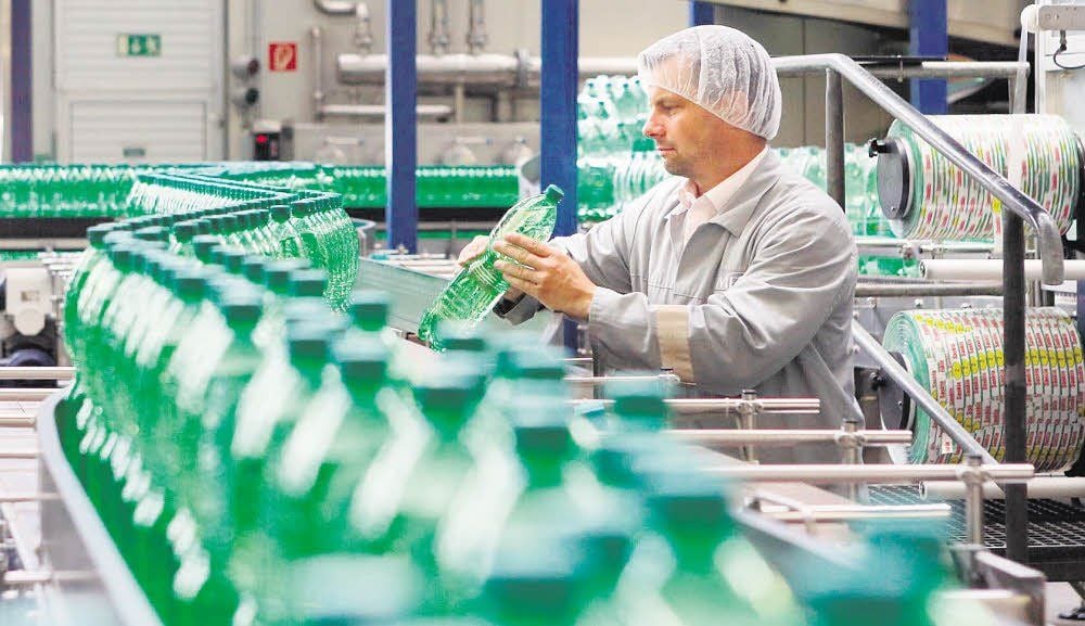 Dass alles rund läuft in den Leißlinger Getränkeanlagen, dafür sorgt Produktionsleiter Yves Lehmann mit.