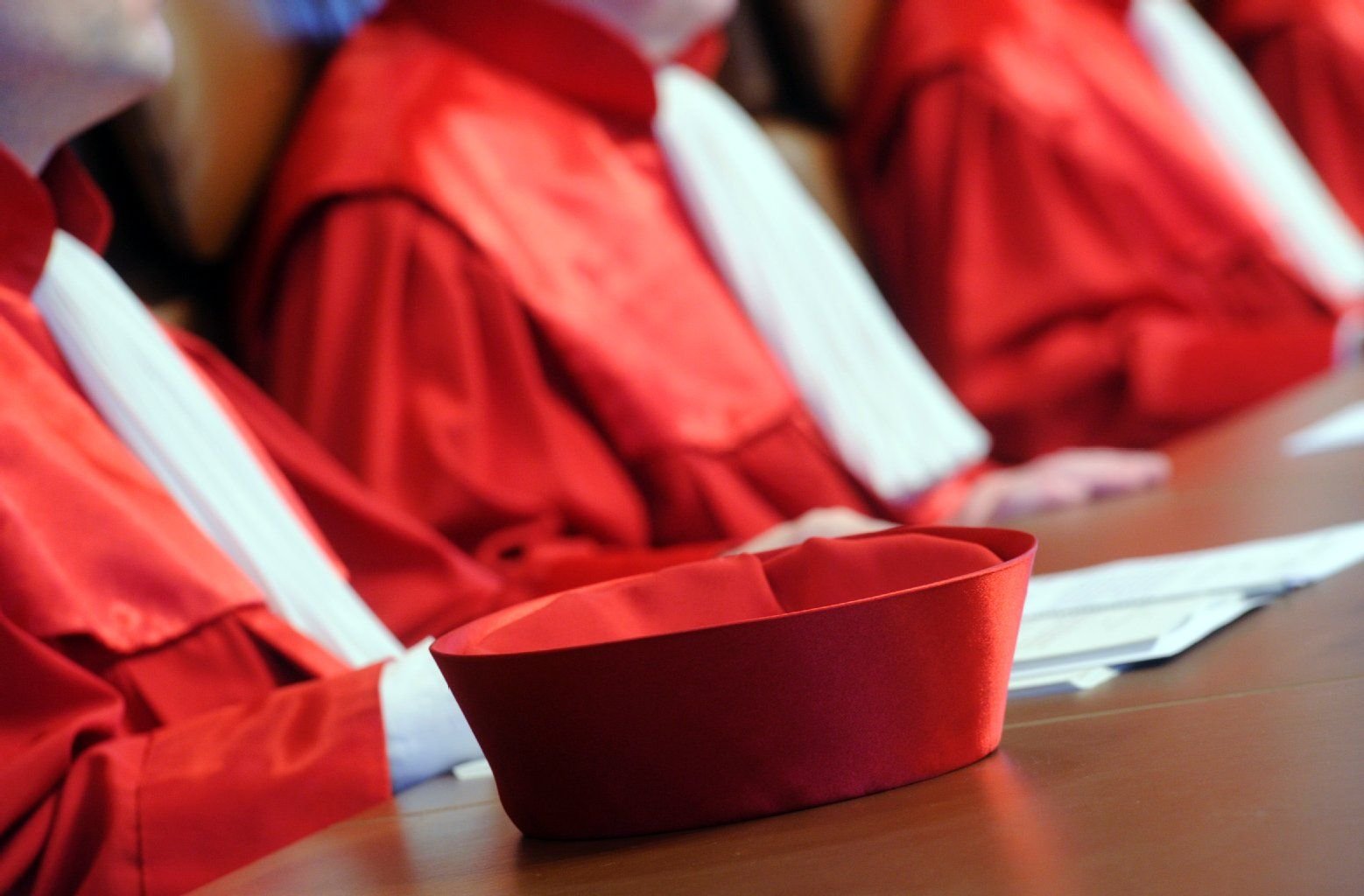Wegen Rechtsbeugung wird praktisch nie ein Gesetzeshüter. Seit jeher wenden die Gerichte diese Strafnorm restriktiv, also eingeschränkt, an.