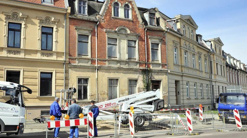Landkreis lässt Haus abreißen Landkreis lässt Haus abreißen Herrenloses Gebäude ist nicht mehr