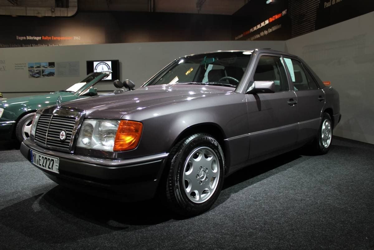 Der Mercedes W124 – im Bild ein 250D, Baujahr 1992 – schickt sich an, ein gesuchter und beliebter junger Klassiker zu werden.