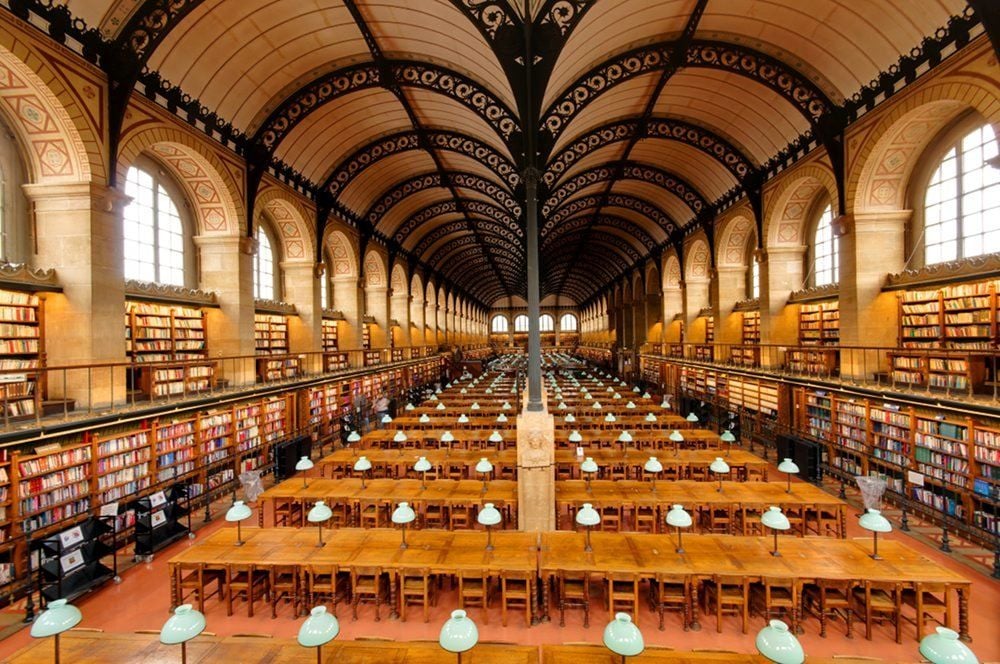 Die Sainte-Geneviève Library ist die Hauptbibliothek der Universität von Paris.